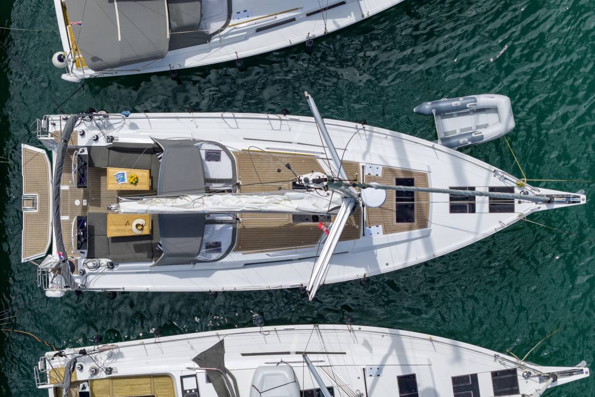 Hanse 460, Aroha | Yacht Charter Croatia