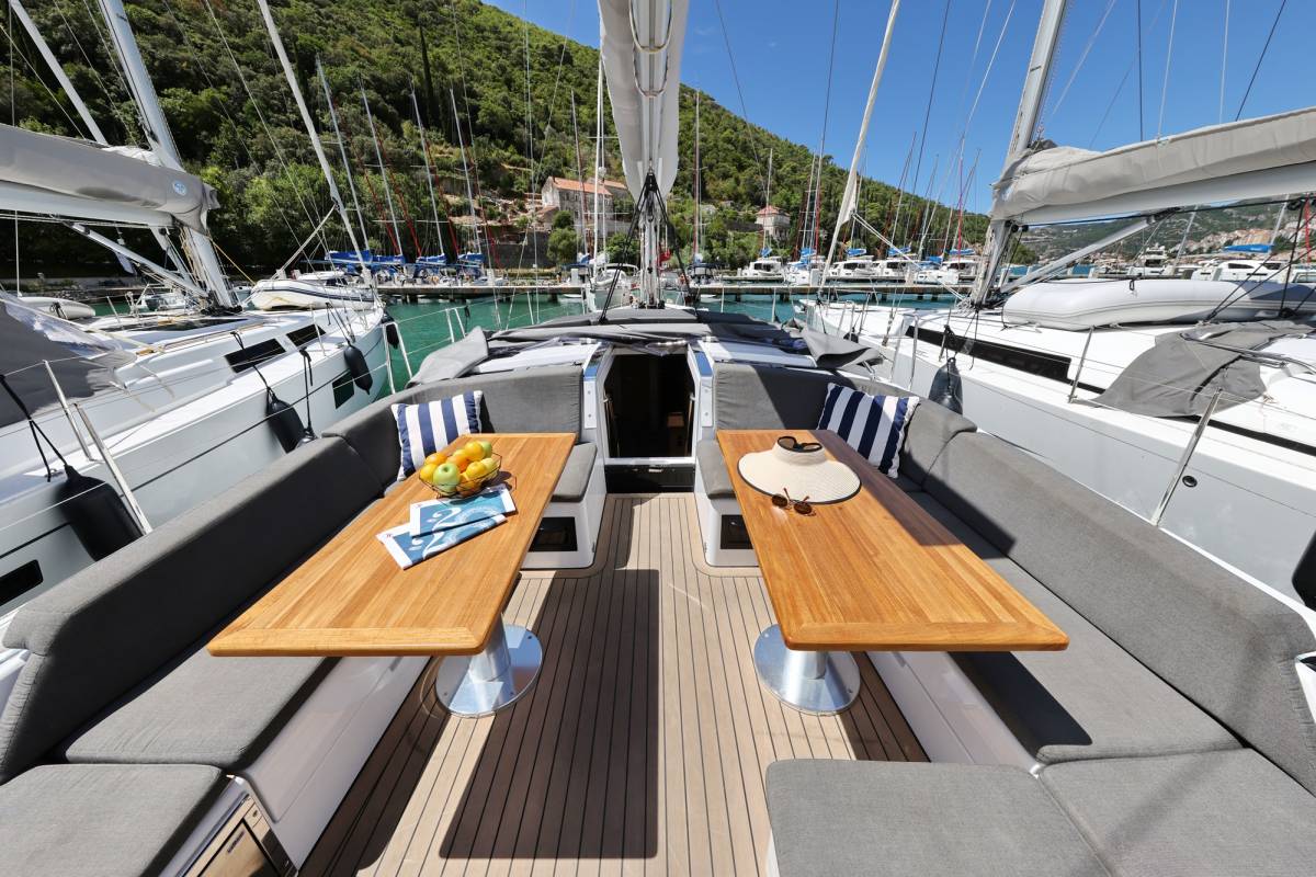 Hanse 460, Aroha | Yacht Charter Croatia