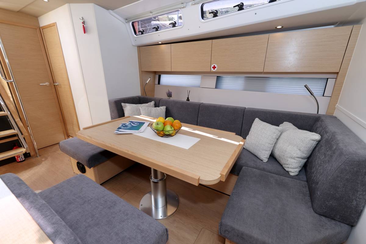 Hanse 460, Aroha | Yacht Charter Croatia