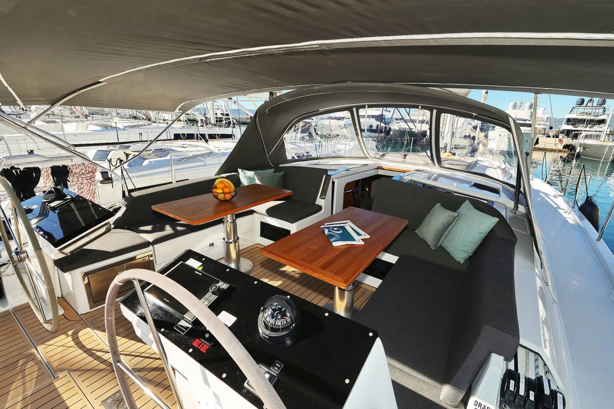 Hanse 460, Blondie - OW | Yacht Charter Croatia