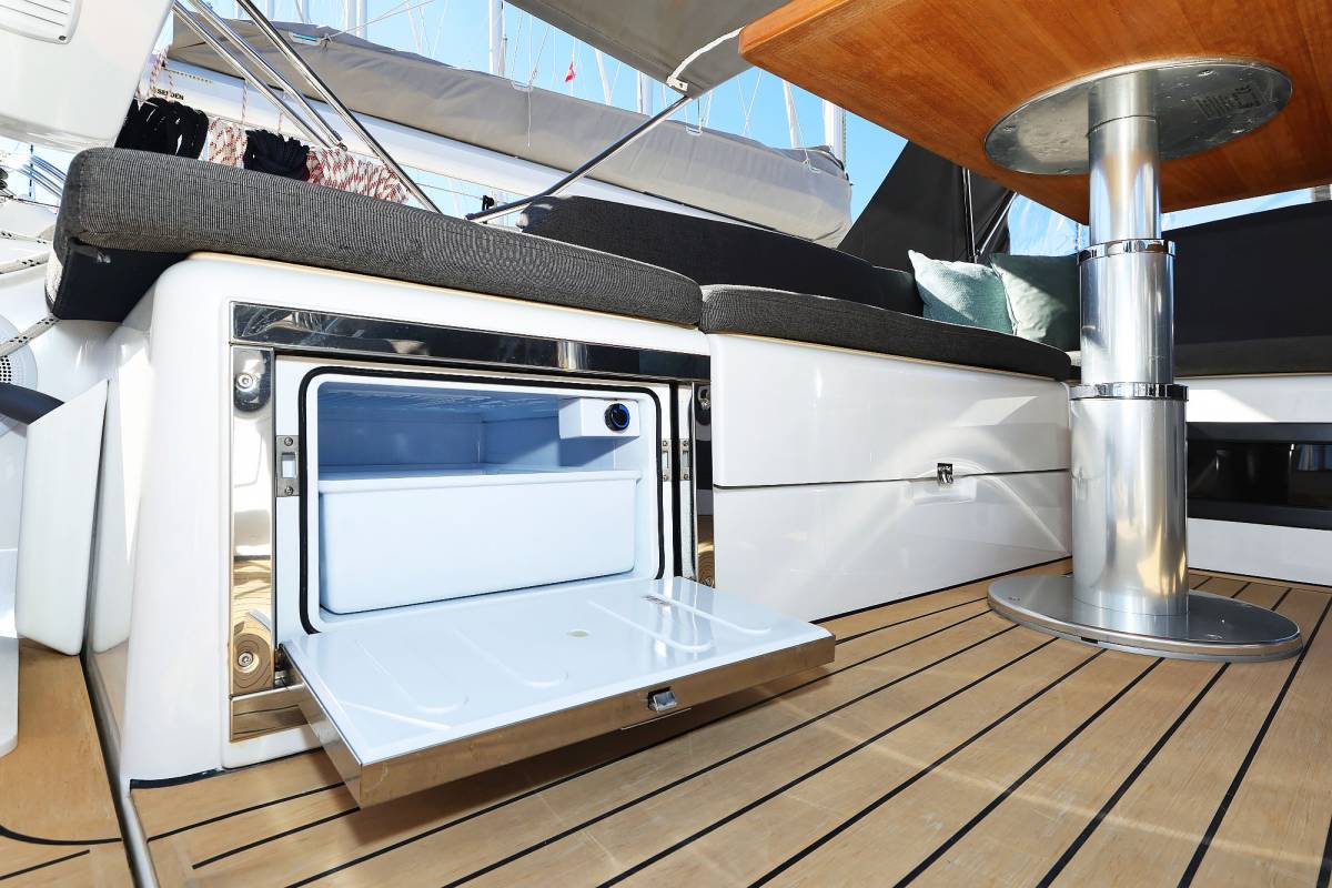 Hanse 460, Blondie - OW | Yacht Charter Croatia