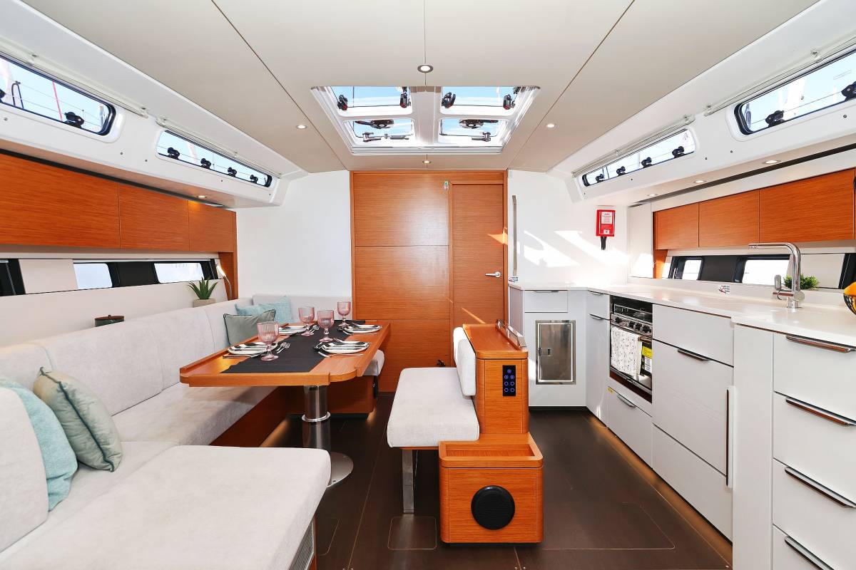 Hanse 460, Blondie - OW | Yacht Charter Croatia