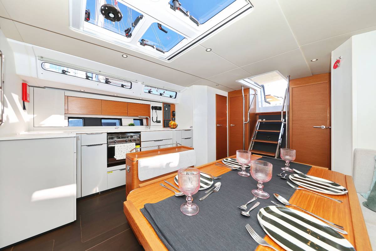 Hanse 460, Blondie - OW | Yacht Charter Croatia