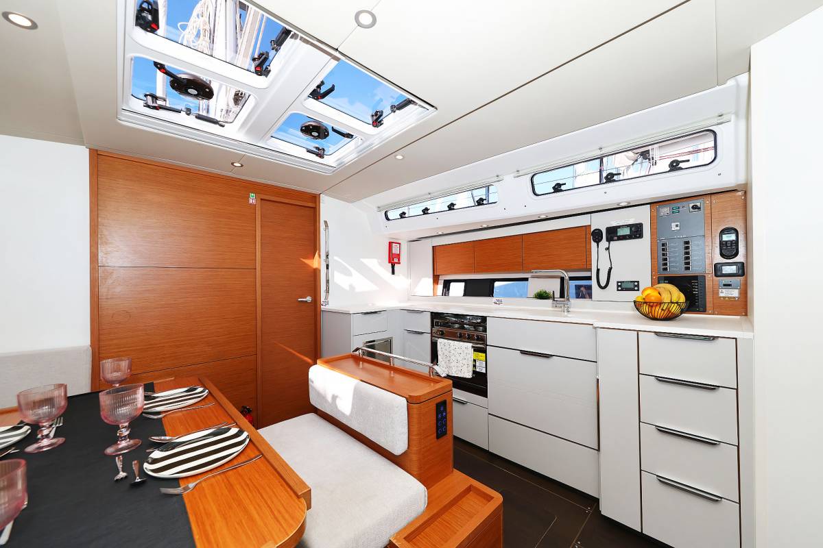 Hanse 460, Blondie - OW | Yacht Charter Croatia
