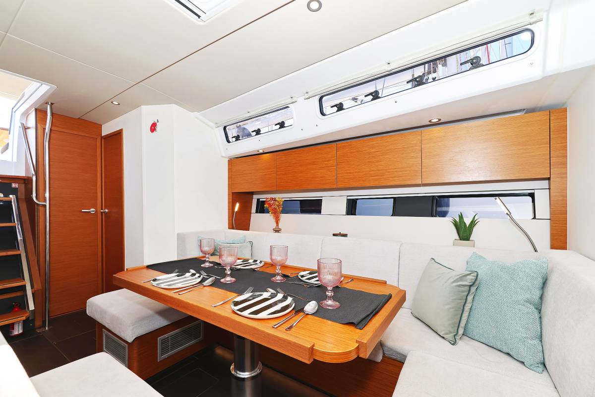 Hanse 460, Blondie - OW | Yacht Charter Croatia