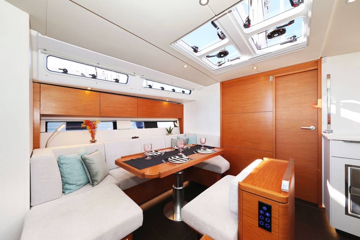 Hanse 460, Blondie - OW | Yacht Charter Croatia