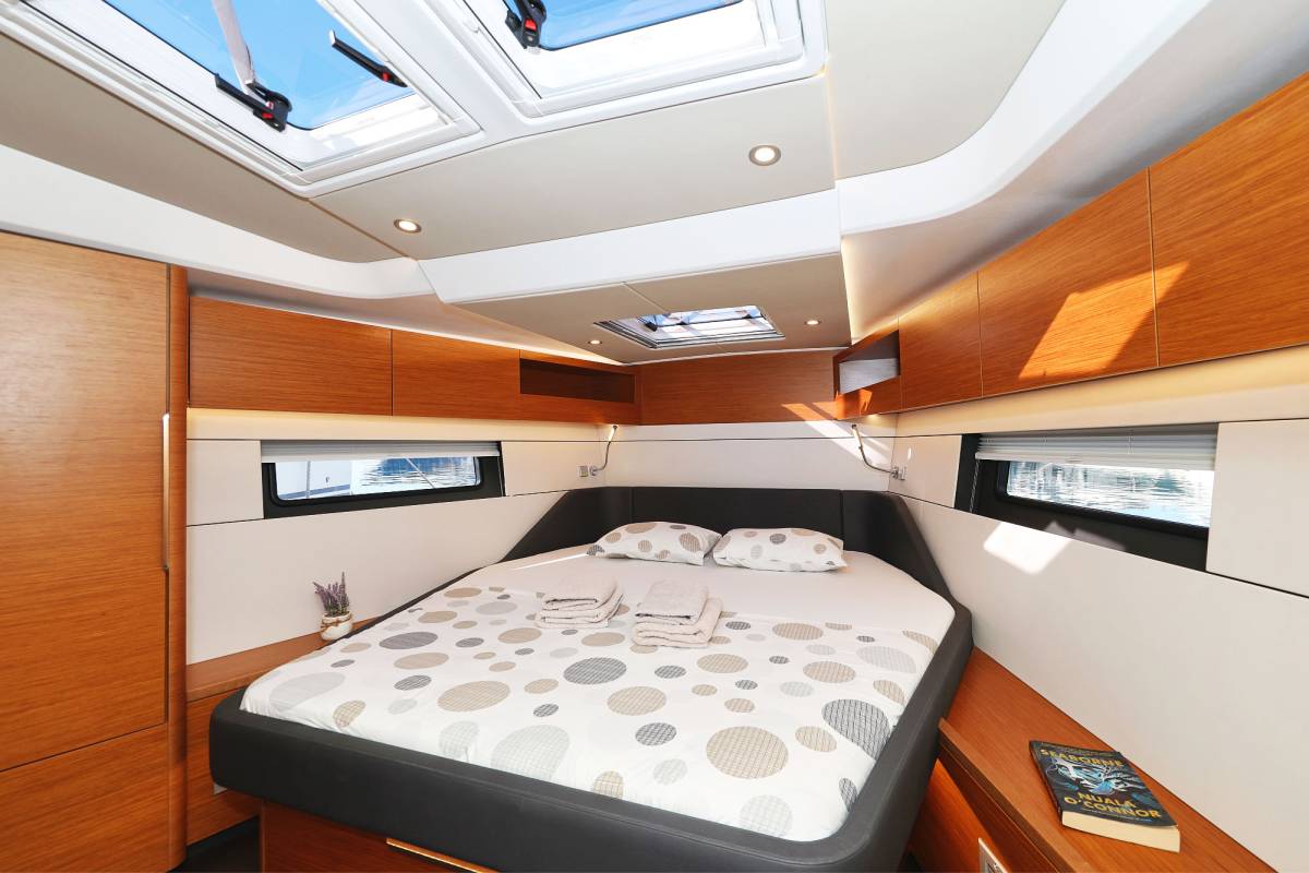 Hanse 460, Blondie - OW | Yacht Charter Croatia