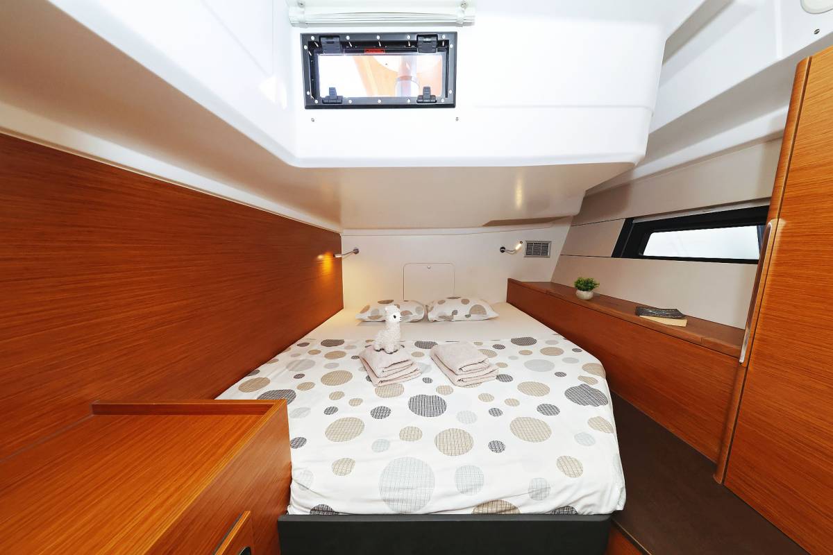 Hanse 460, Blondie - OW | Yacht Charter Croatia