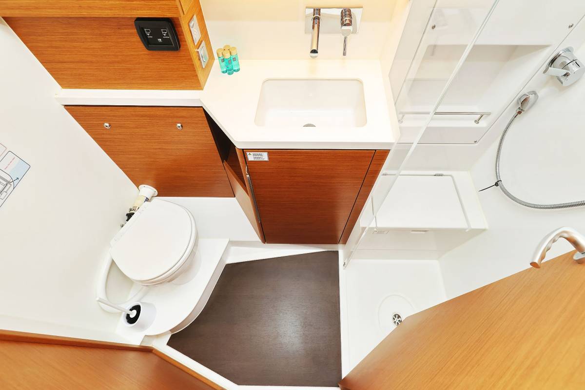 Hanse 460, Blondie - OW | Yacht Charter Croatia