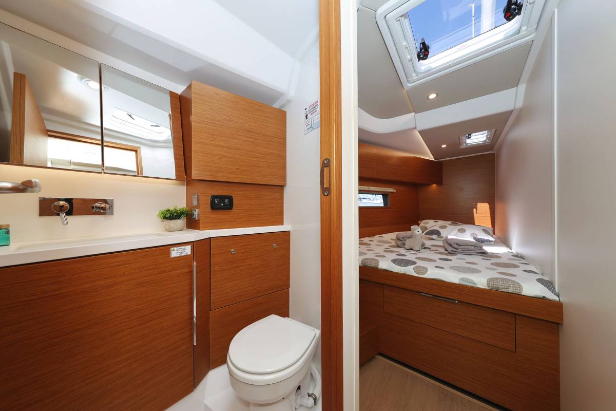 Hanse 460, Perfect Stranger | Yacht Charter Croatia