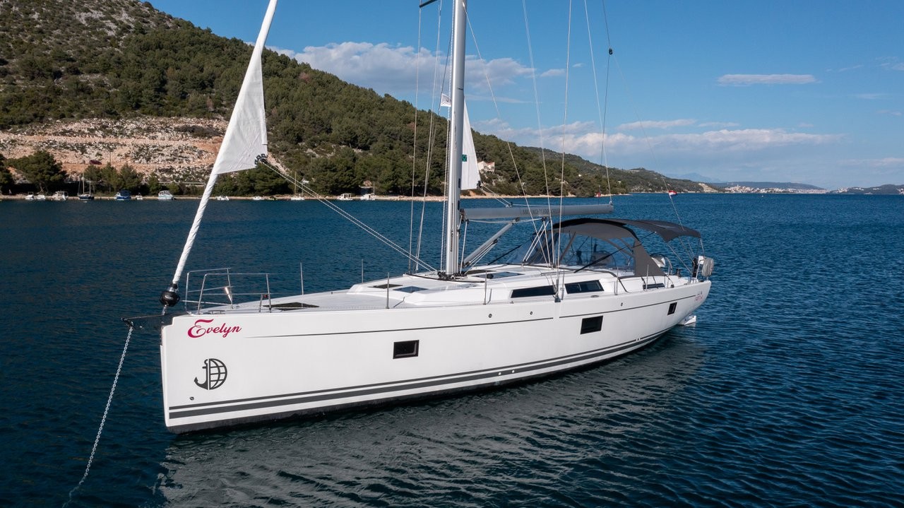 Hanse 508, Evelyn | Yacht Charter Croatia