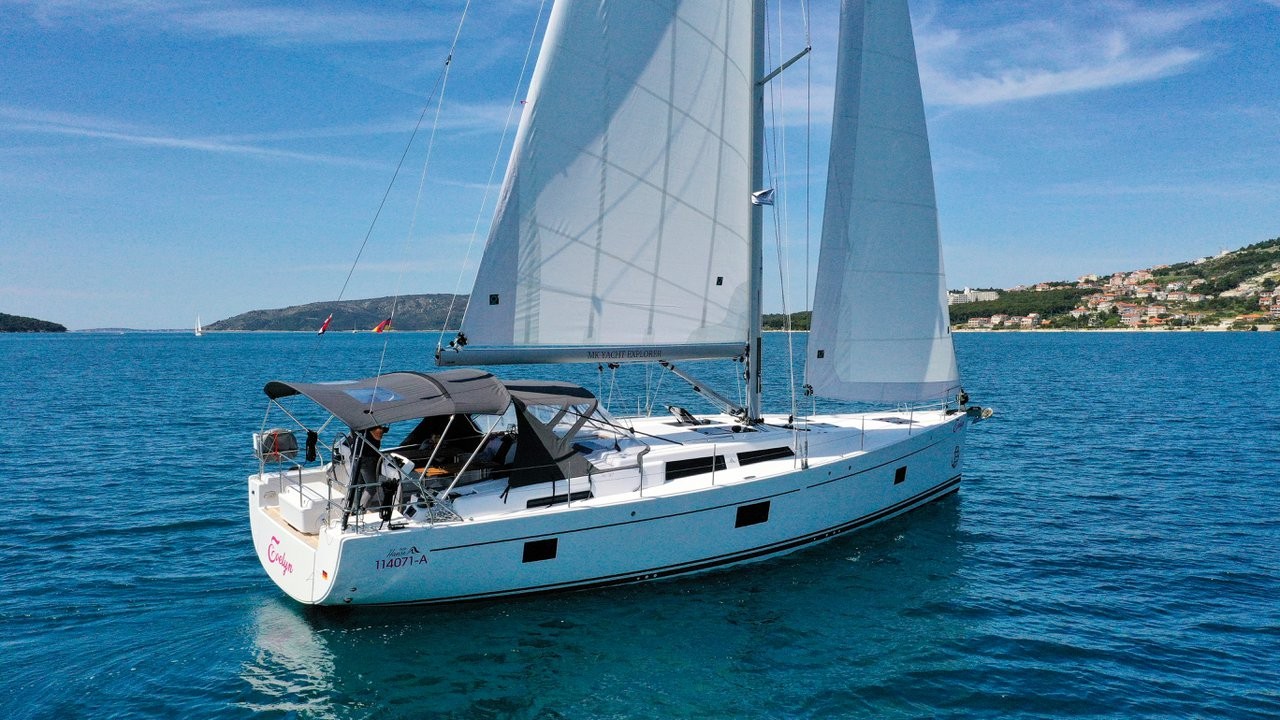Hanse 508, Evelyn | Yacht Charter Croatia