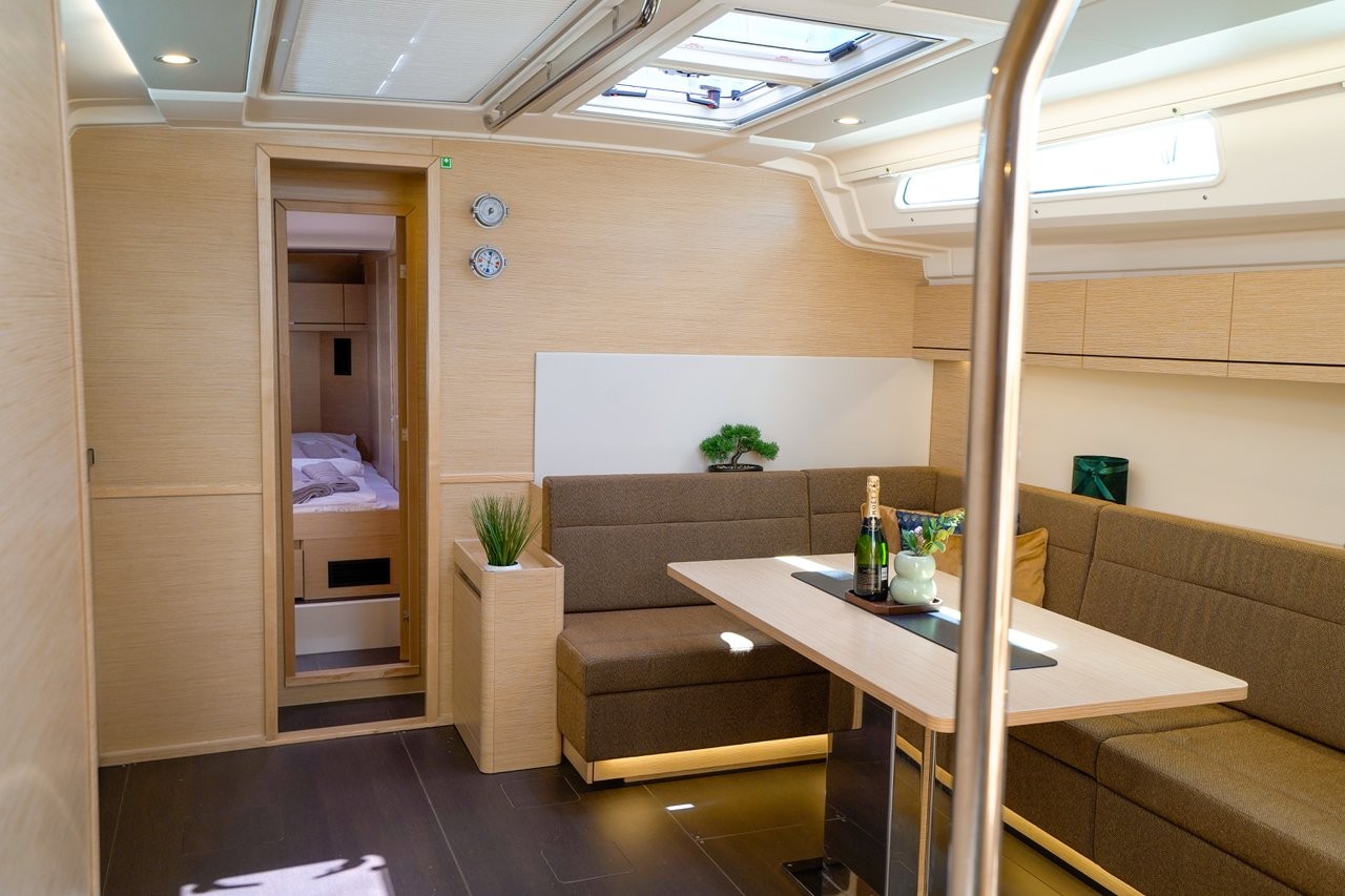 Hanse 508, Evelyn | Yacht Charter Croatia