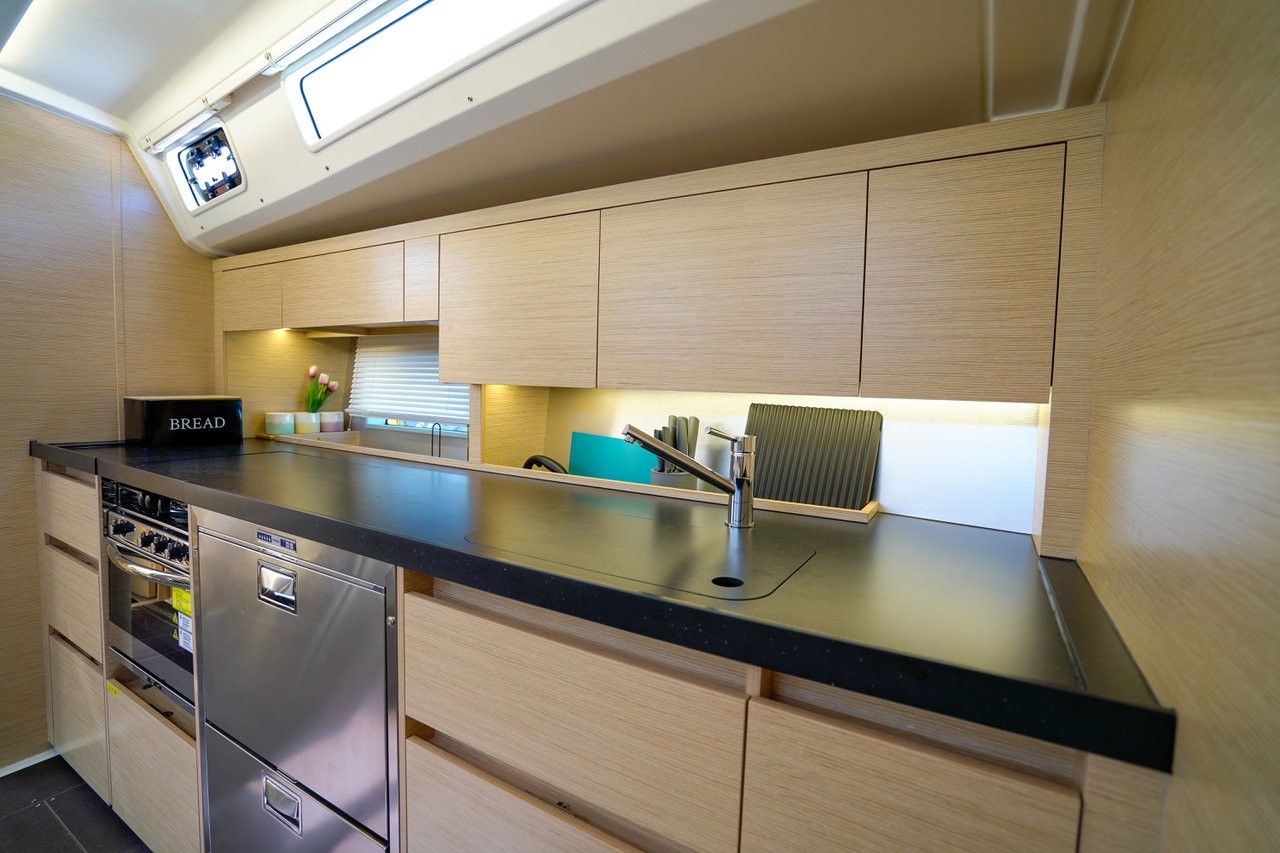 Hanse 508, Evelyn | Yacht Charter Croatia