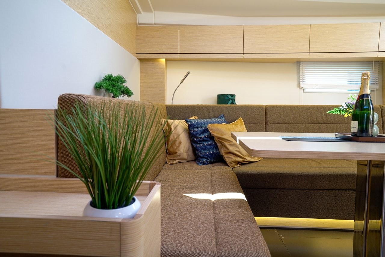Hanse 508, Evelyn | Yacht Charter Croatia