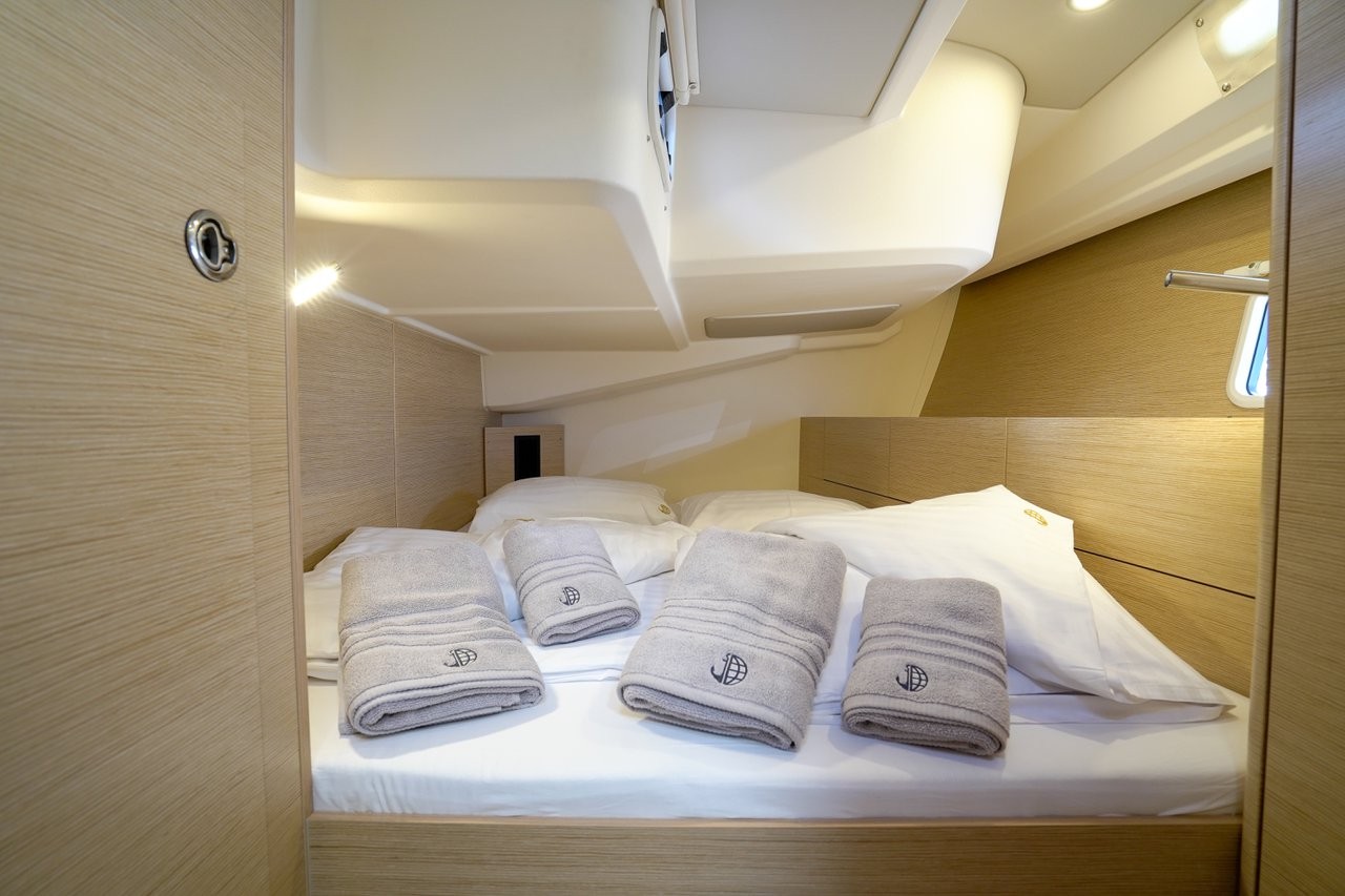 Hanse 508, Evelyn | Yacht Charter Croatia