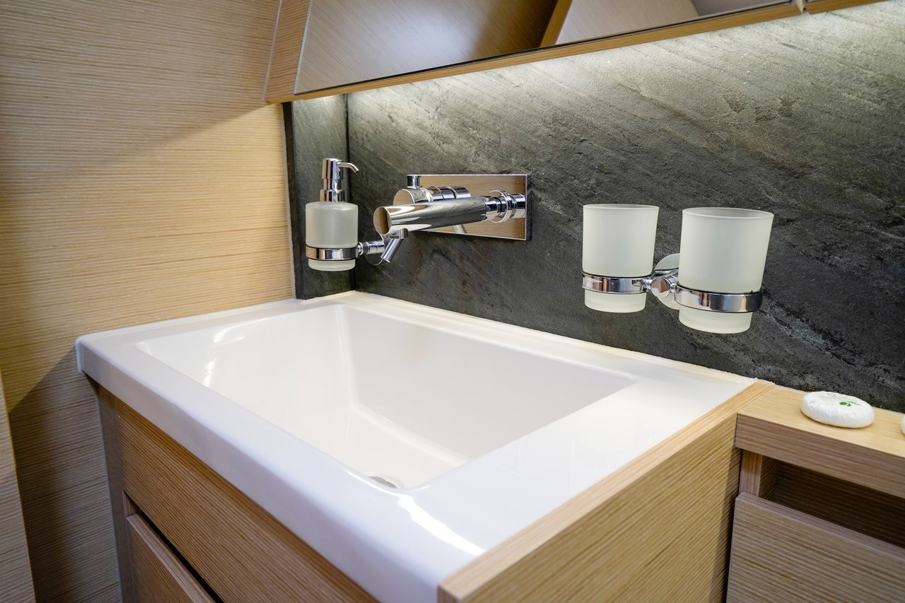Hanse 508, Evelyn | Yacht Charter Croatia