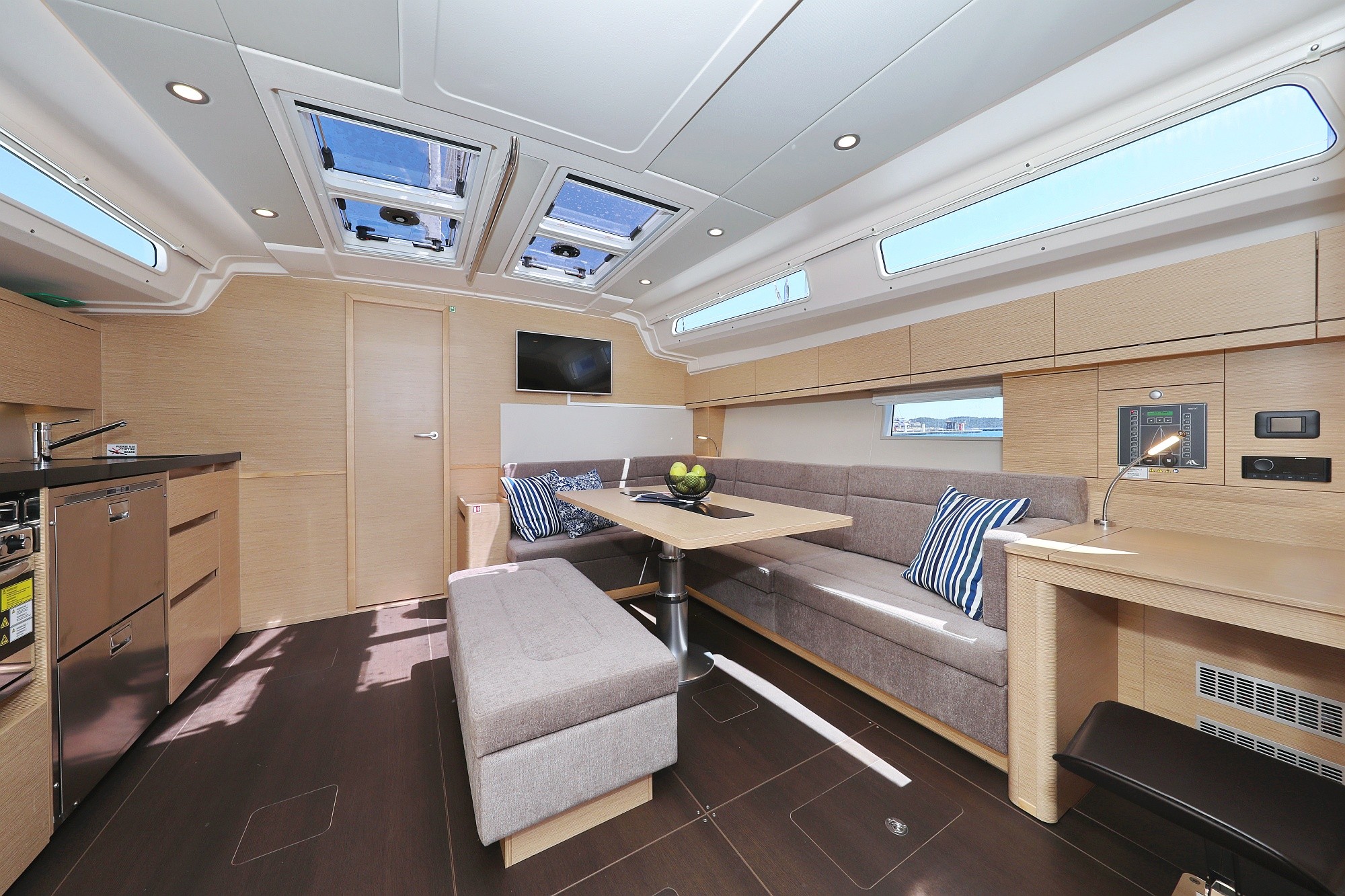 Hanse 508, Charlabelle - OW | Yacht Charter Croatia