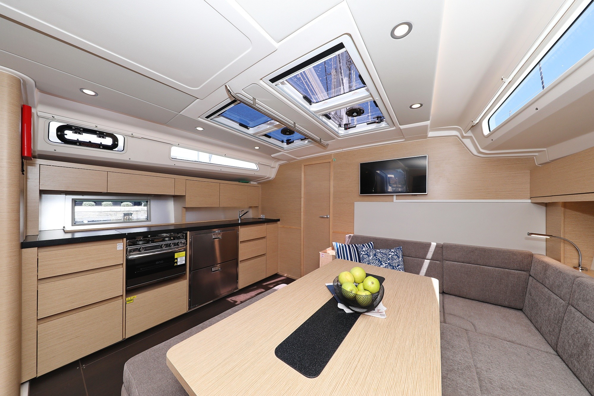 Hanse 508, Charlabelle - OW | Yacht Charter Croatia