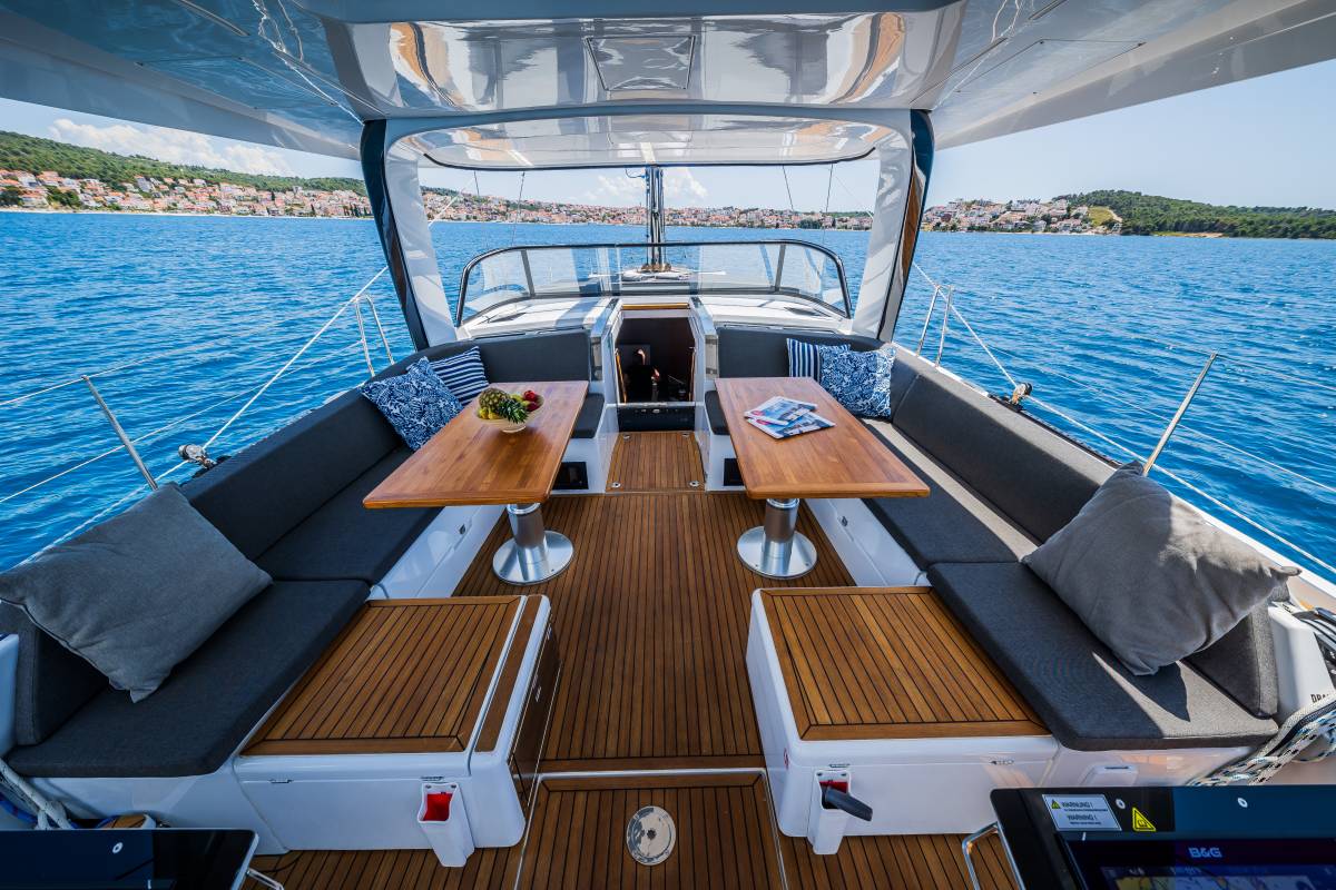 Hanse 510, Darling - OW | Yacht Charter Croatia