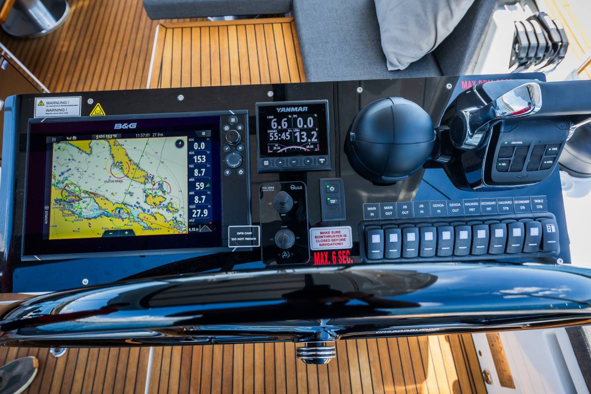 Hanse 510, Darling - OW | Yacht Charter Croatia