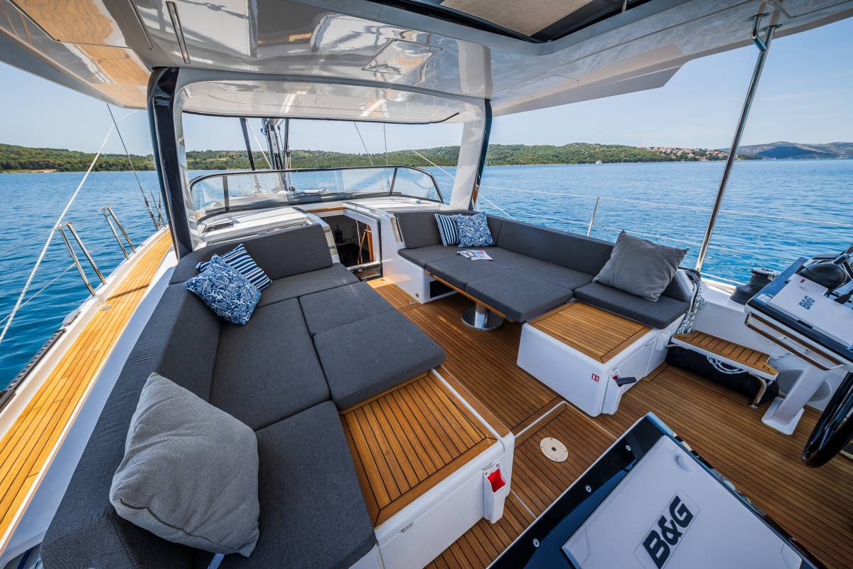 Hanse 510, Darling - OW | Yacht Charter Croatia