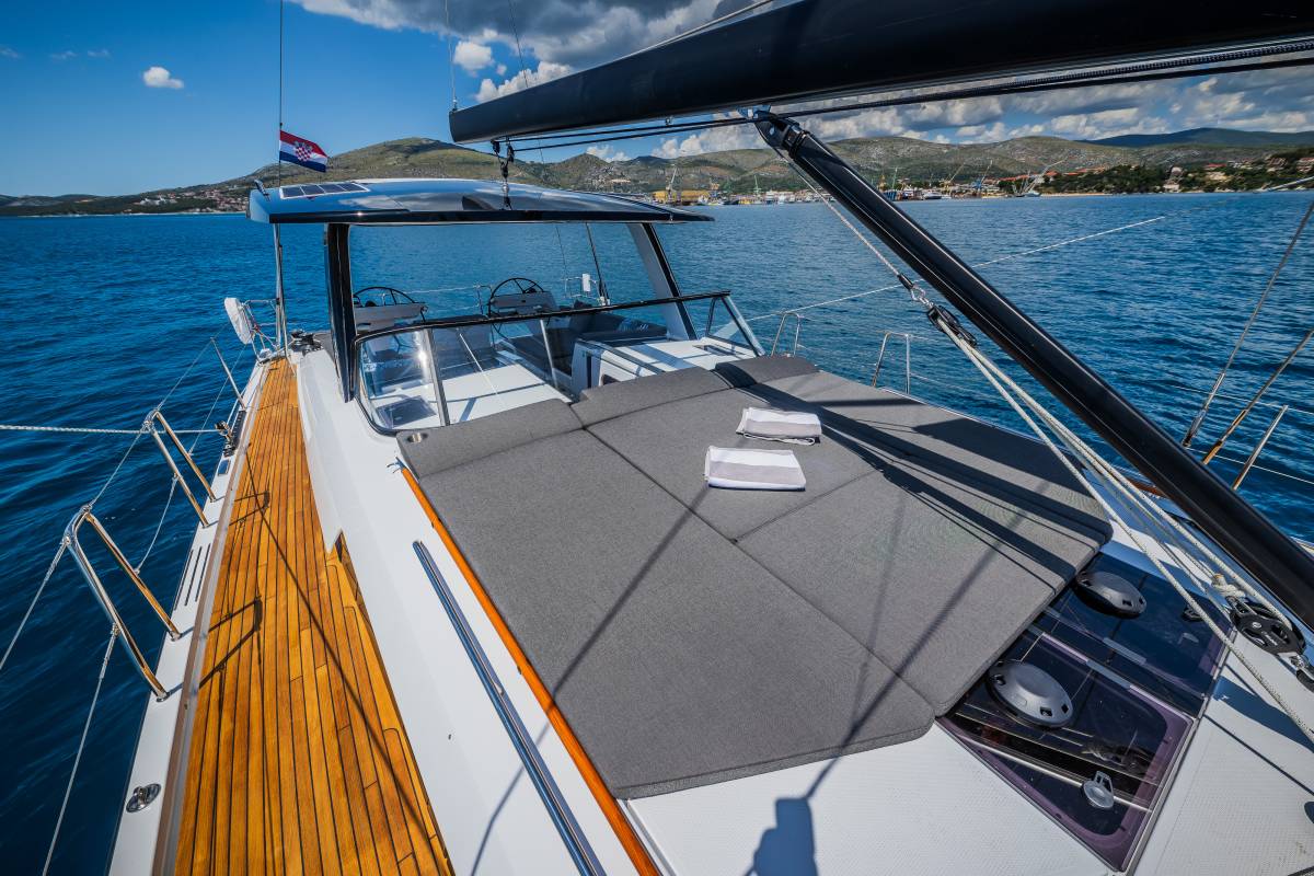 Hanse 510, Darling - OW | Yacht Charter Croatia