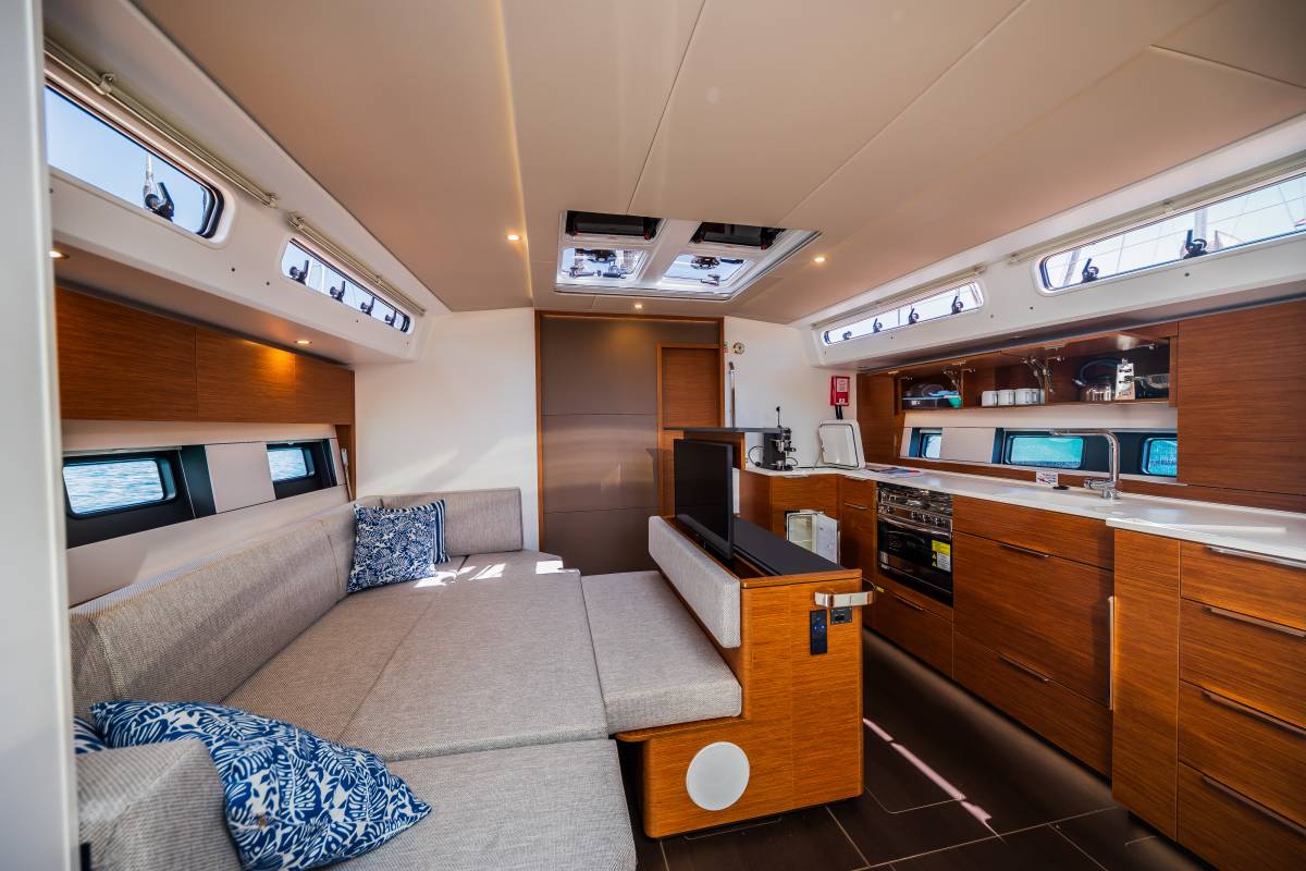 Hanse 510, Darling - OW | Yacht Charter Croatia