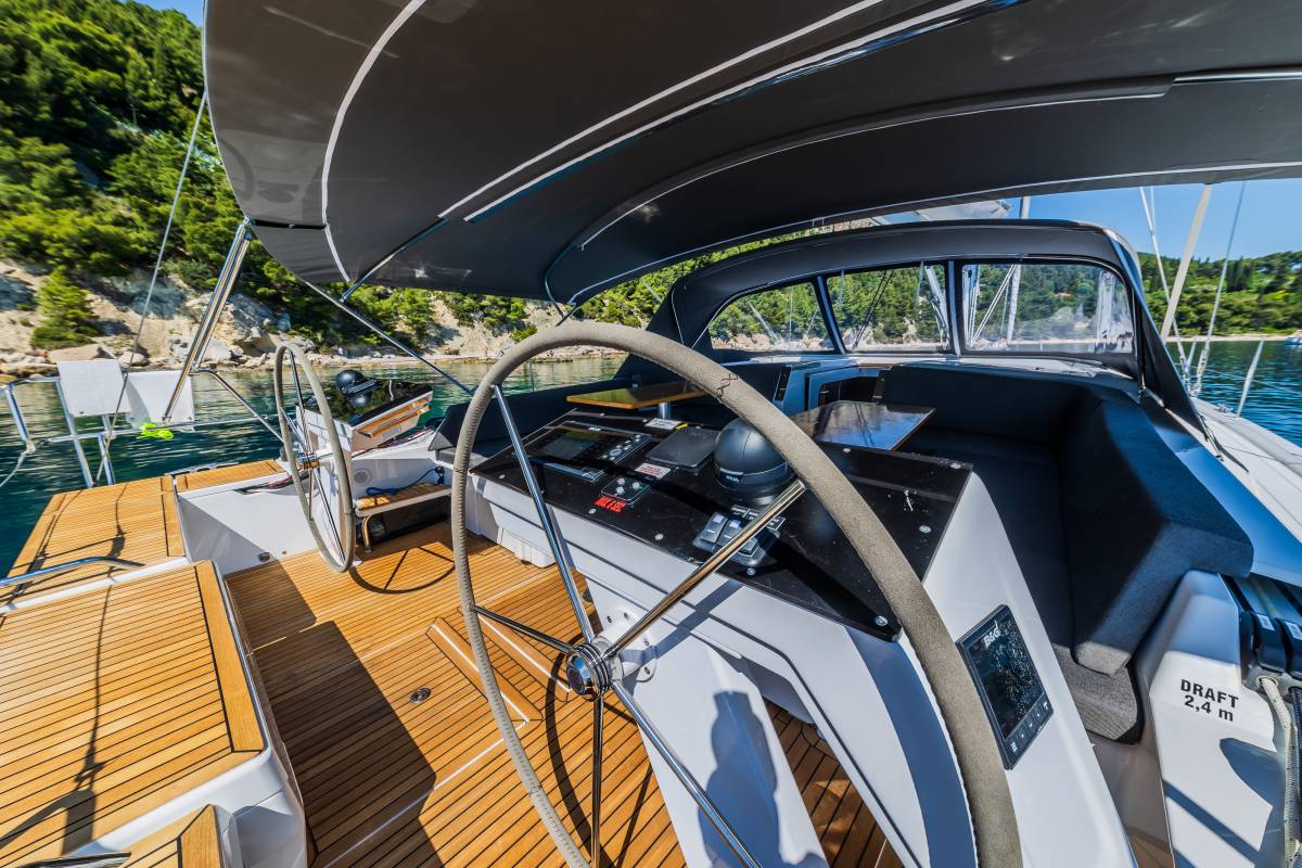 Hanse 510, Vivid | Yacht Charter Croatia