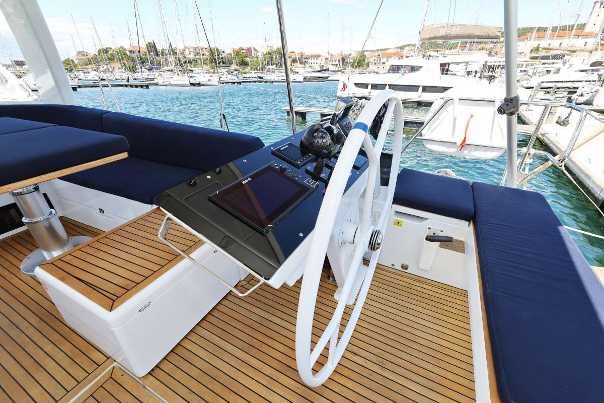Hanse 510, Ocean Phoenix - OW | Yacht Charter Croatia
