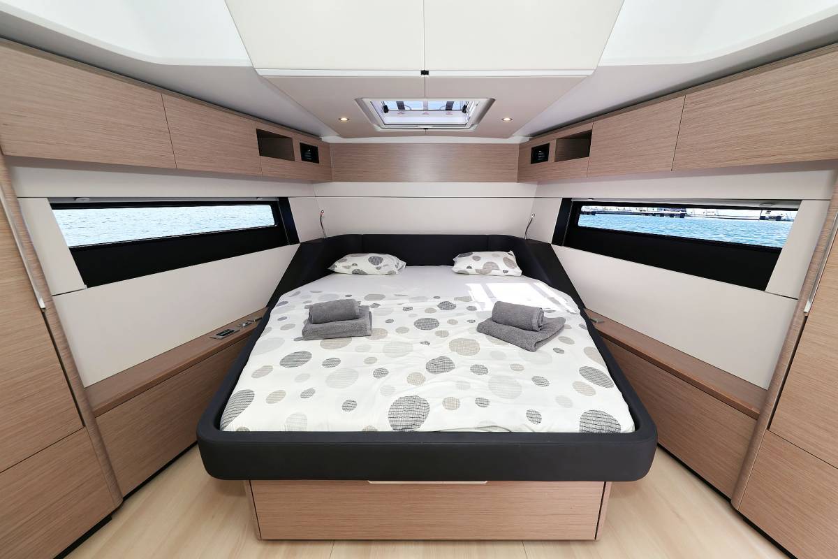 Hanse 510, Ocean Phoenix - OW | Yacht Charter Croatia