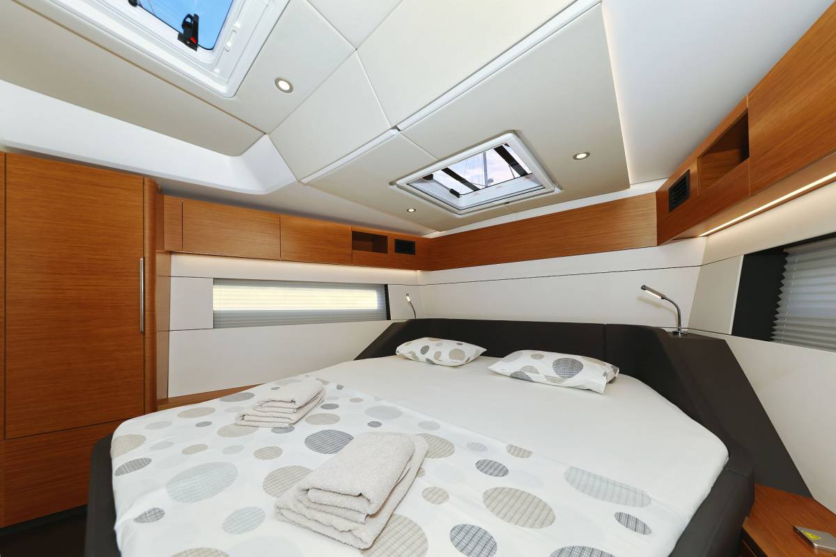 Hanse 510, Alma - OW | Yacht Charter Croatia