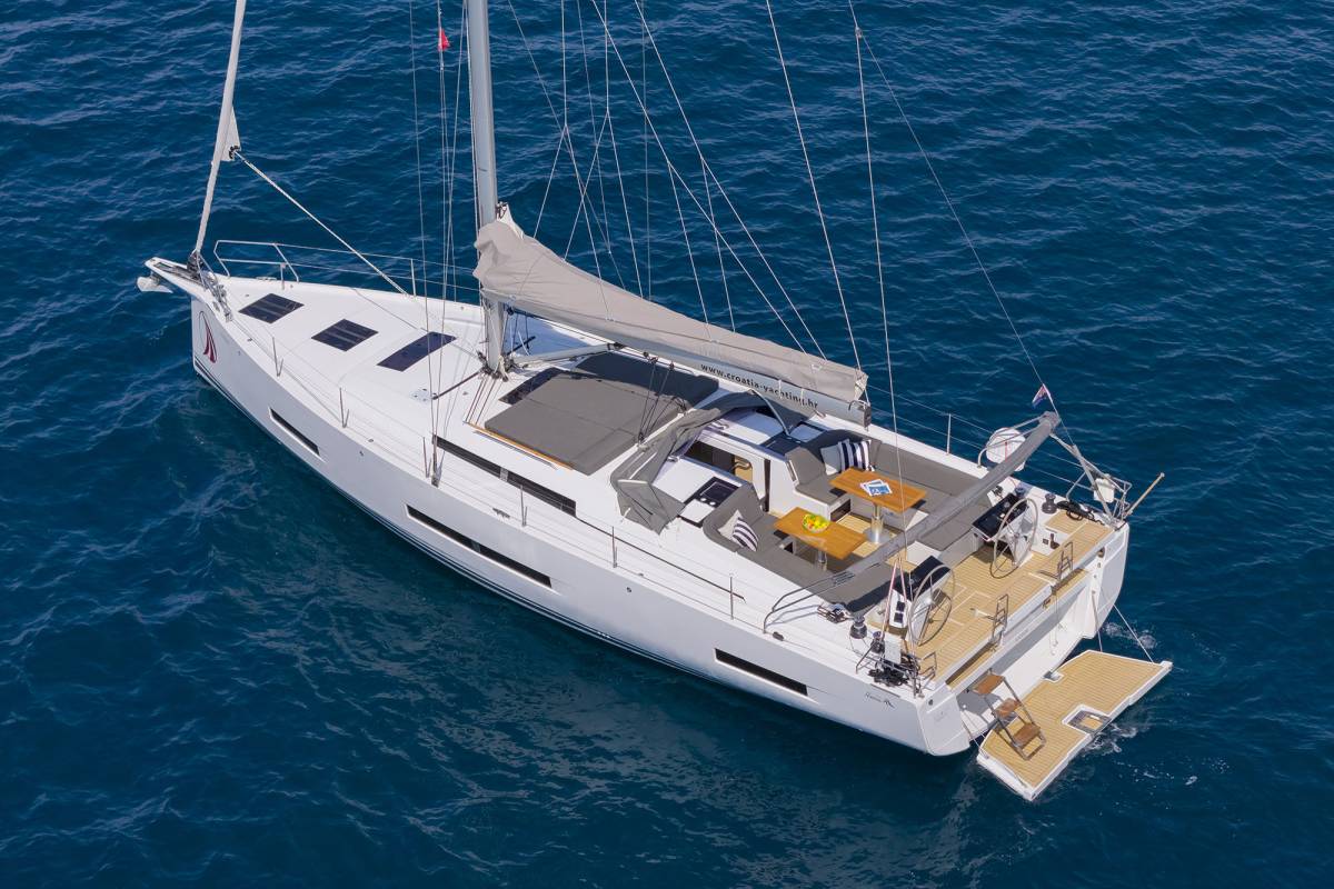 Hanse 510, Amber - OW | Yacht Charter Croatia