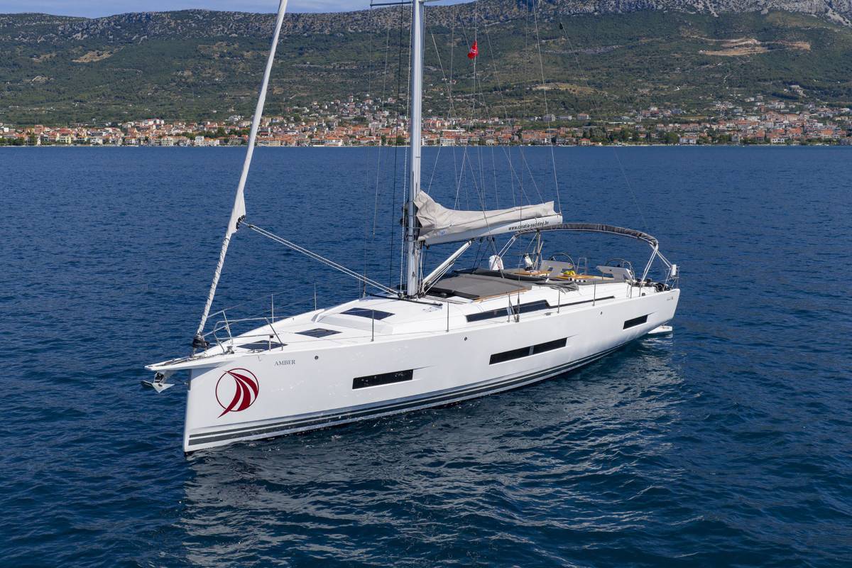 Hanse 510, Amber - OW | Yacht Charter Croatia