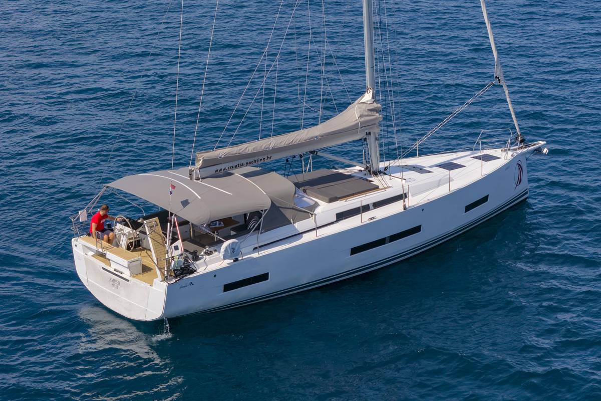 Hanse 510, Amber - OW | Yacht Charter Croatia