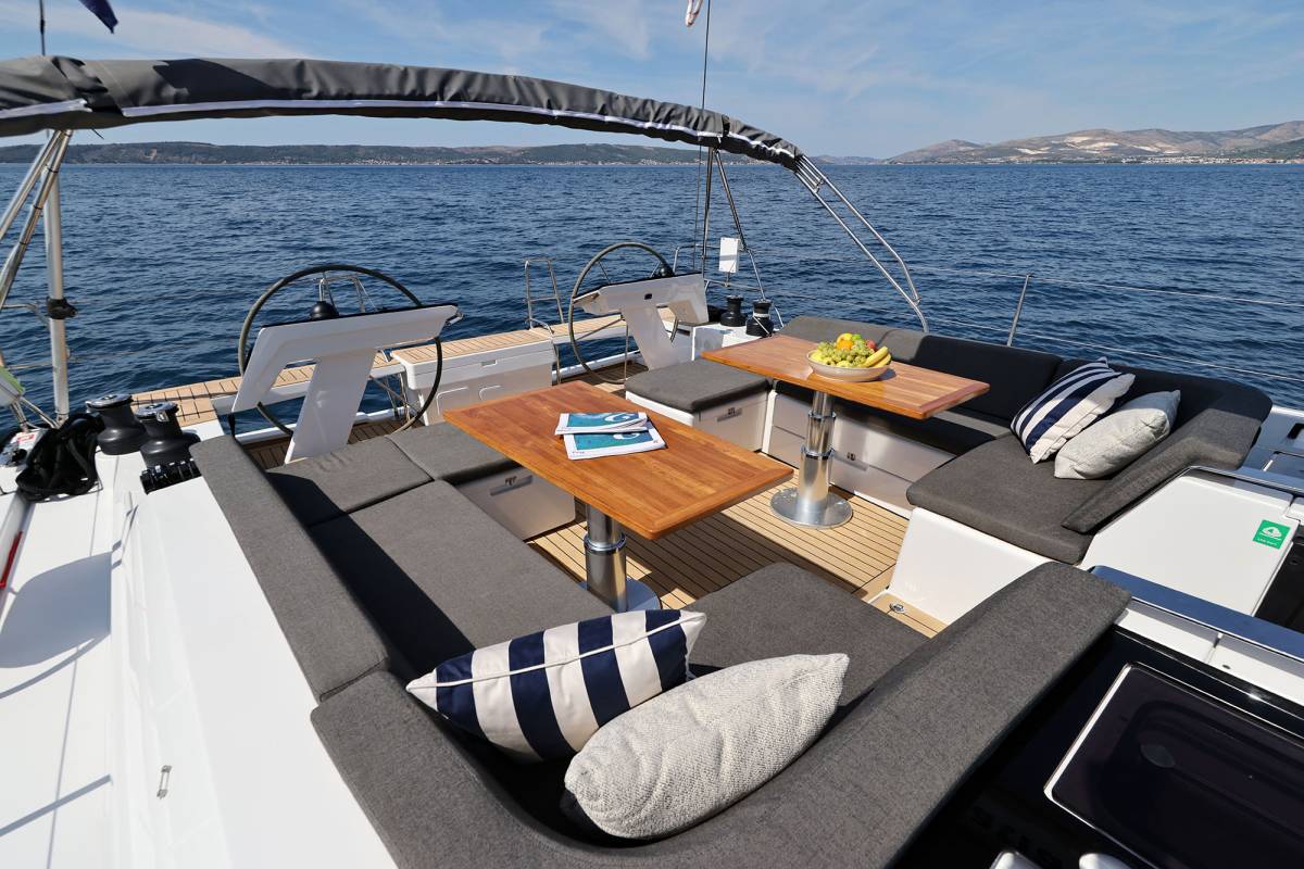 Hanse 510, Amber - OW | Yacht Charter Croatia