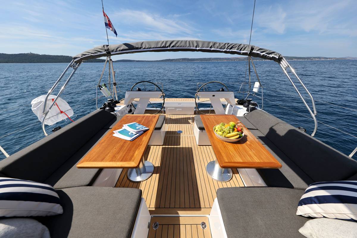 Hanse 510, Amber - OW | Yacht Charter Croatia