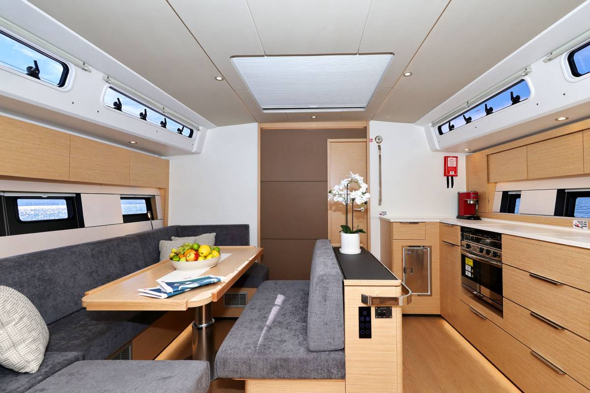 Hanse 510, Amber - OW | Yacht Charter Croatia