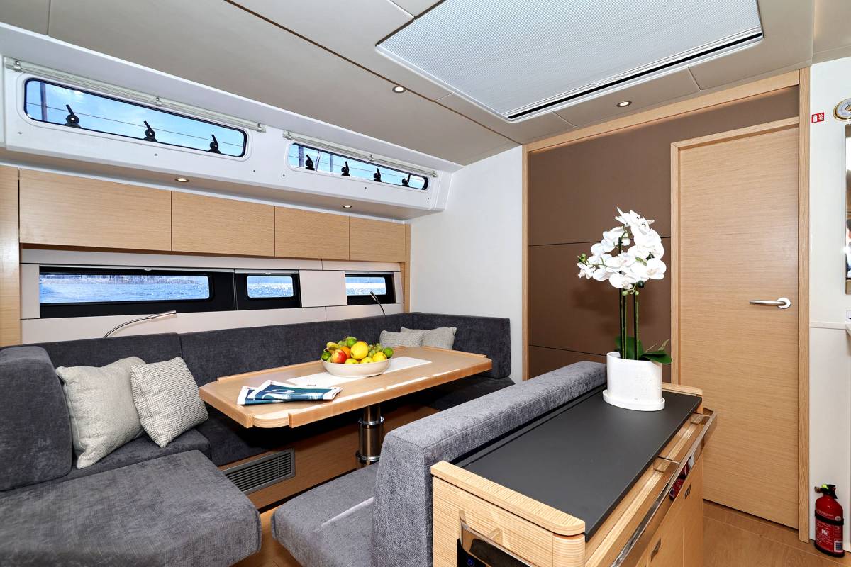 Hanse 510, Amber - OW | Yacht Charter Croatia