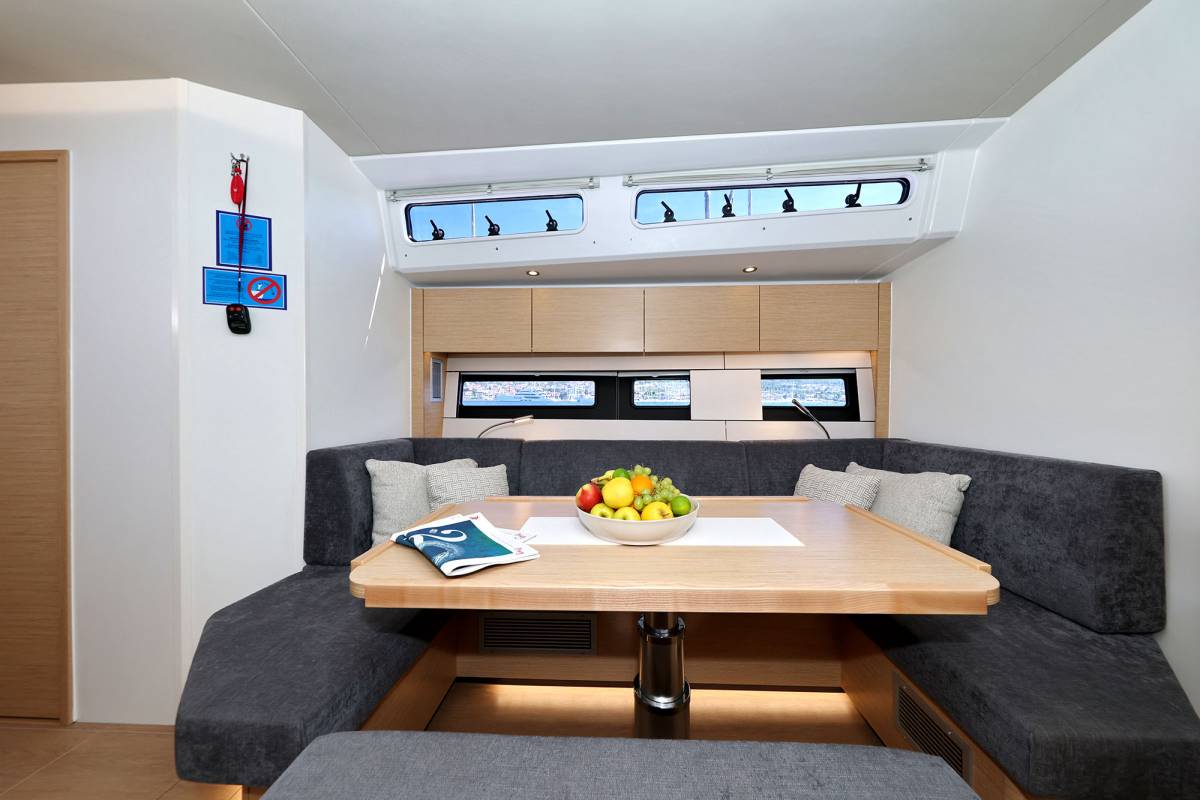 Hanse 510, Amber - OW | Yacht Charter Croatia