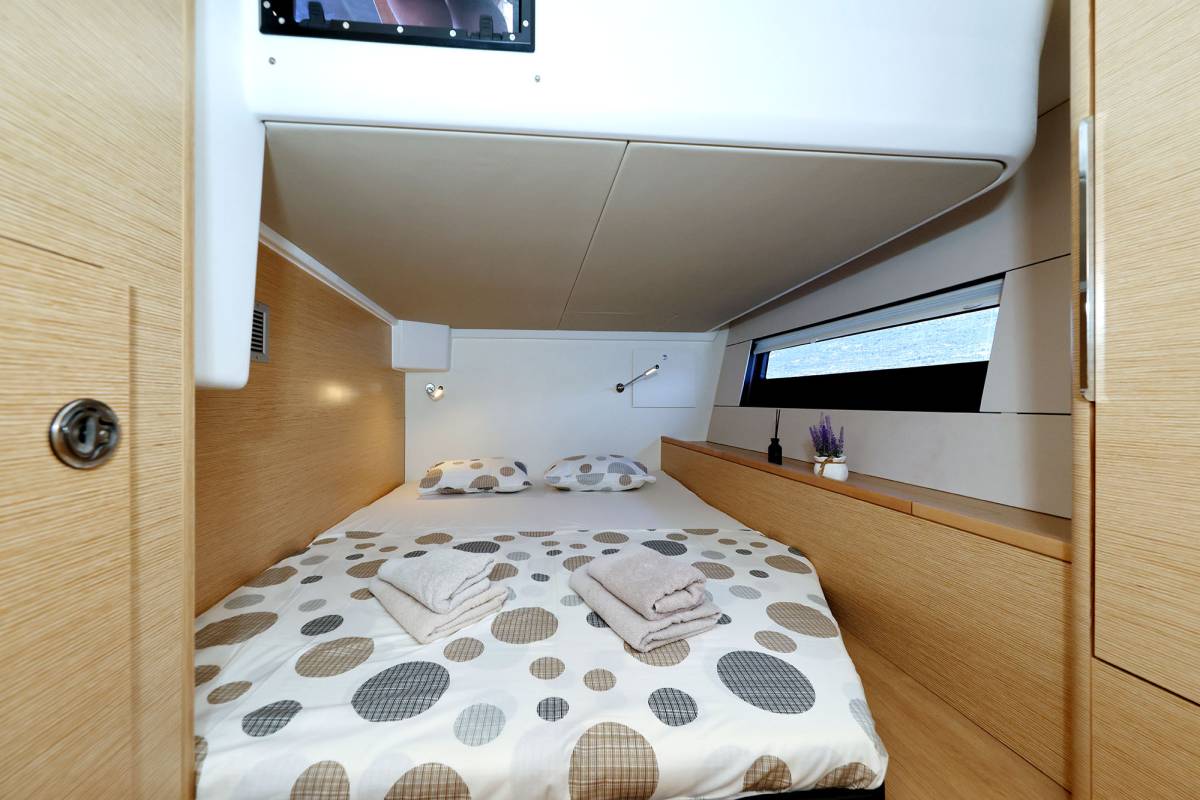 Hanse 510, Amber - OW | Yacht Charter Croatia
