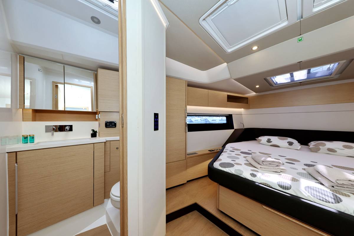 Hanse 510, Amber - OW | Yacht Charter Croatia