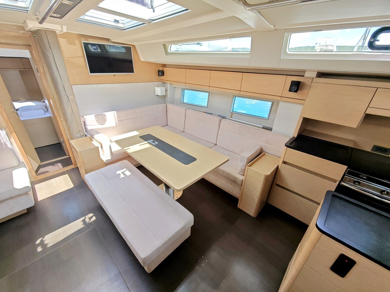 Hanse 548, Lady Ardea | Yacht Charter Croatia