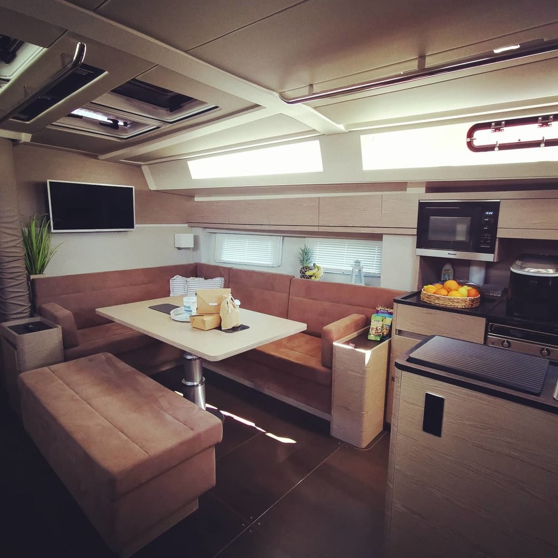 Hanse 548, Mila Felice | Yacht Charter Croatia