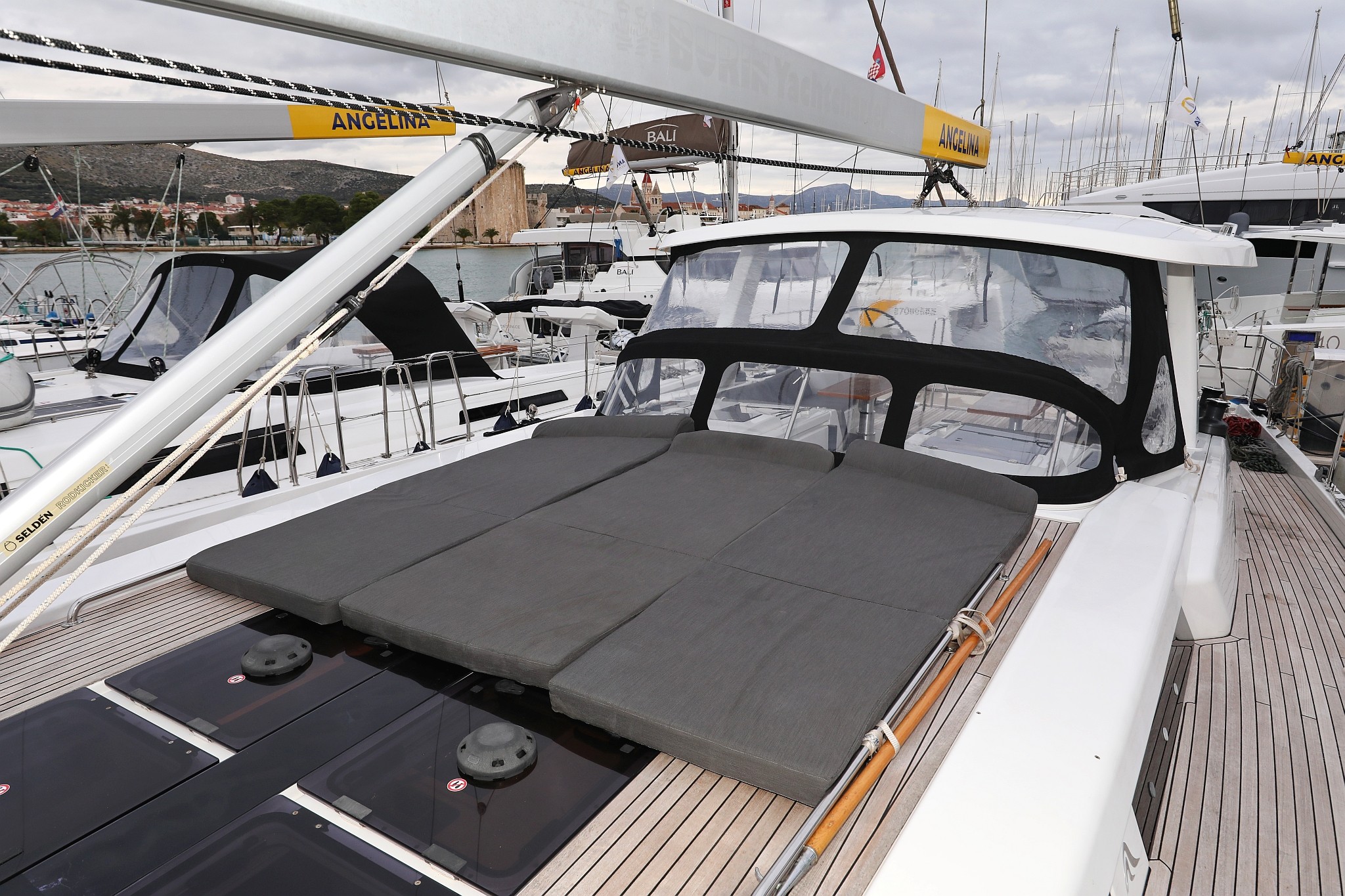 Hanse 588, Jasmine | Yacht Charter Croatia