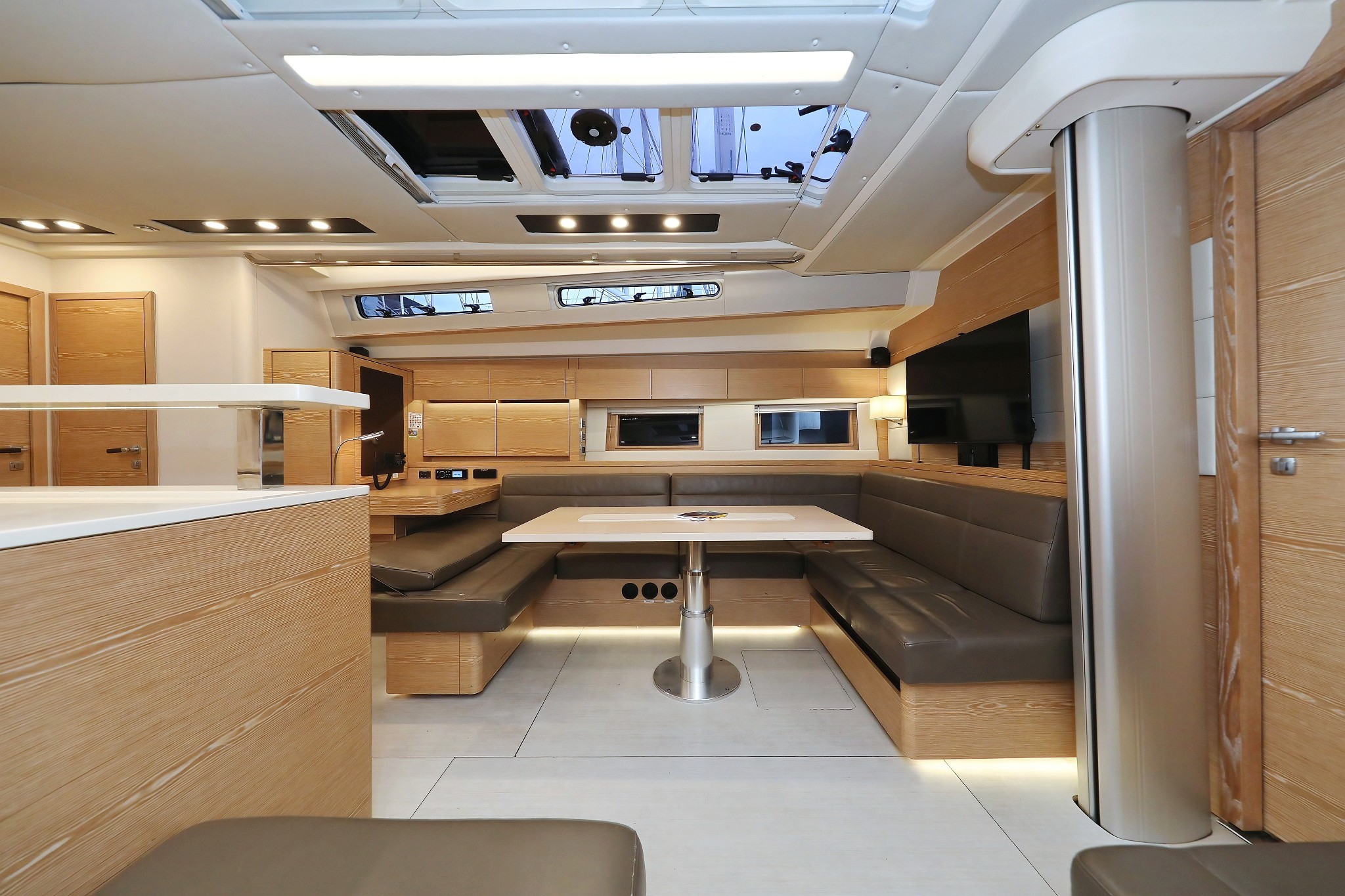 Hanse 588, Jasmine | Yacht Charter Croatia