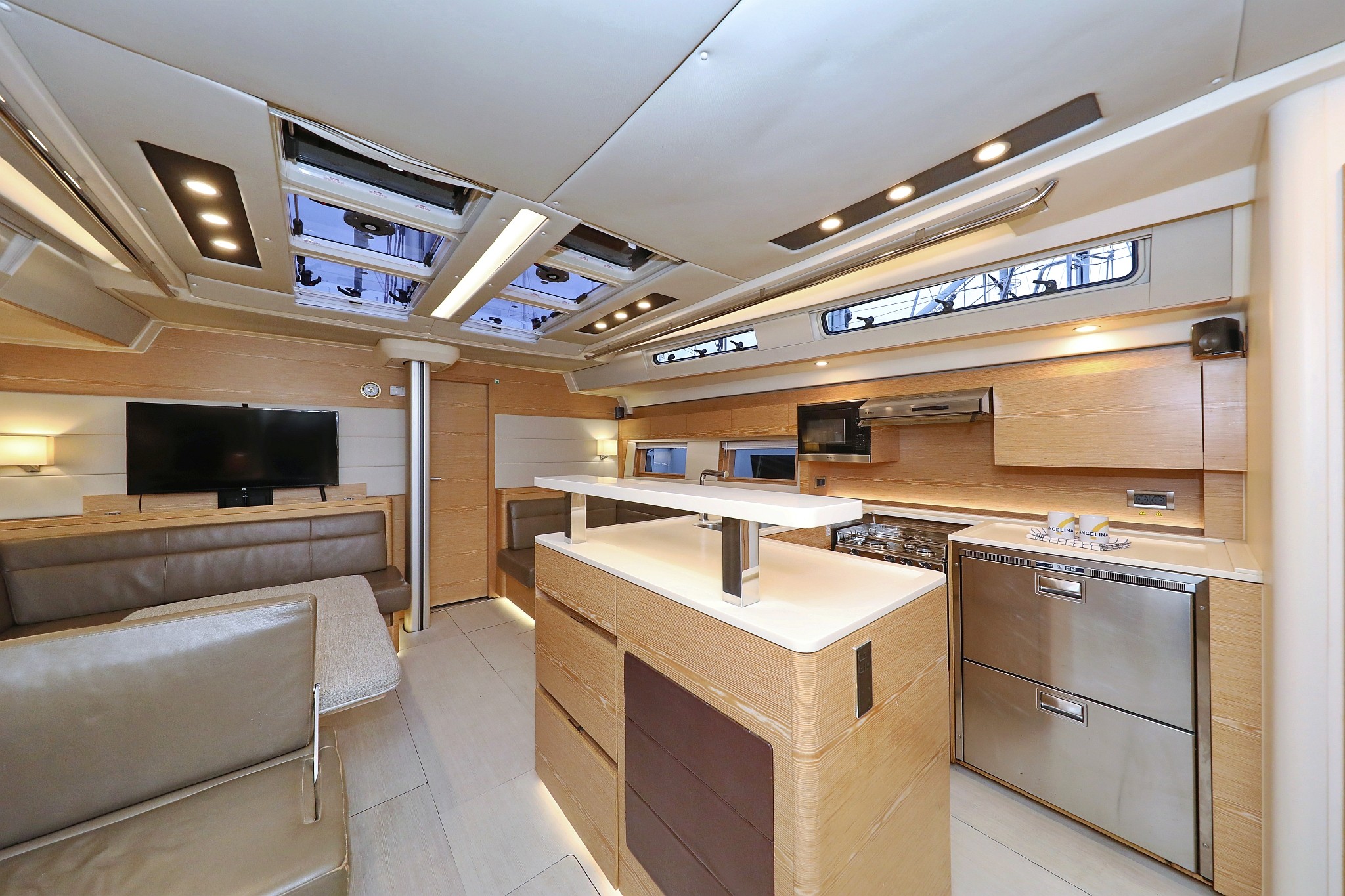 Hanse 588, Jasmine | Yacht Charter Croatia