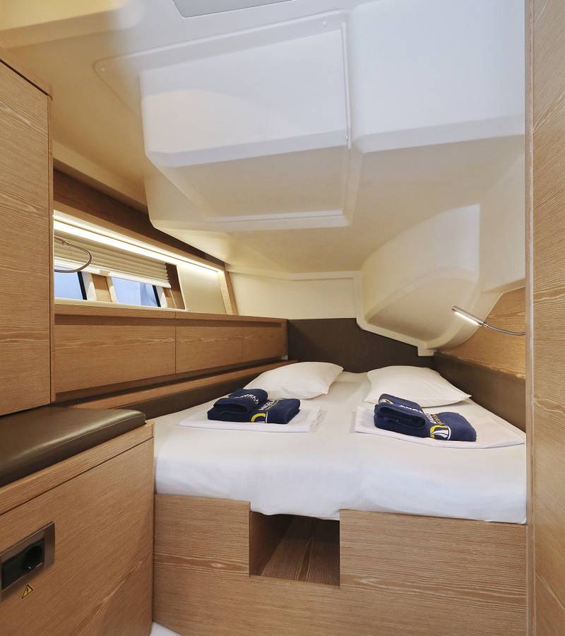 Hanse 588, Jasmine | Yacht Charter Croatia