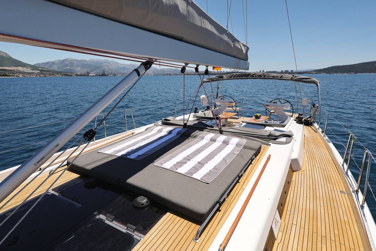 Hanse 588, Hot Stuff | Yacht Charter Croatia