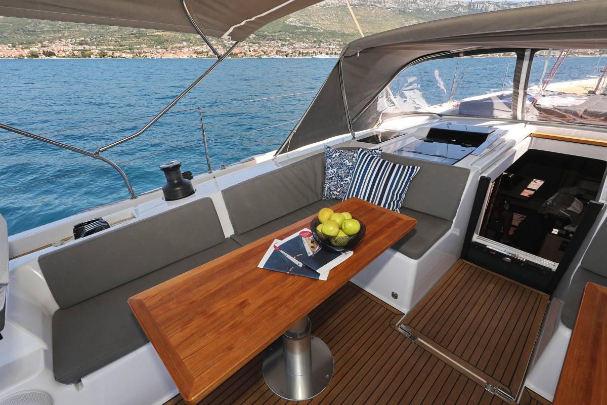 Hanse 588, Hot Stuff | Yacht Charter Croatia